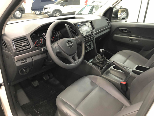 Imagen 21 de 25 de Volkswagen Amarok 2023 2.0 Cd Tdi 140cv Trendline Llantas16