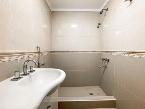 Casa En Venta - 4 Dormitorios 3 Baños - Cochera - 302,40mts2 - Mar Del Plata