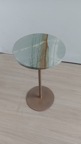 Mesa De Canto Monope, Tampo Em Mármore Redondo E Orgânico.