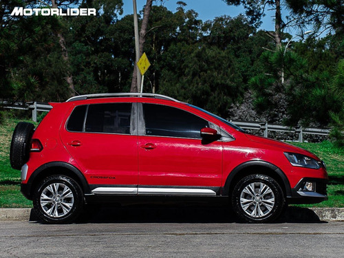 Imagen 6 de 25 de Volkswagen Crossfox Highline Extra Full | Permuta / Financia