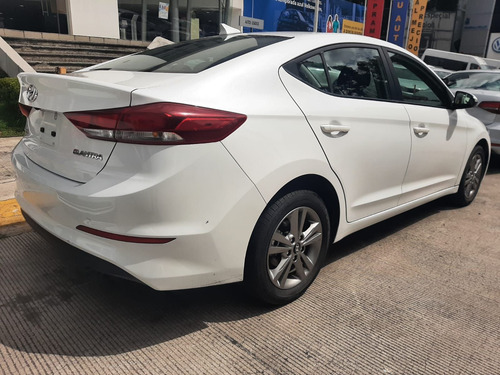 Imagen 7 de 15 de Hyundai Elantra 2018 2.0 Gls Premium At