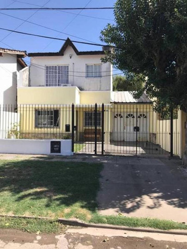 Imagen 1 de 19 de En Venta. Casa 3 Ambientes Con Parque. Consulte!