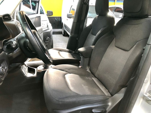 Imagen 10 de 14 de Jeep Renegade 1.8 Sport 2018