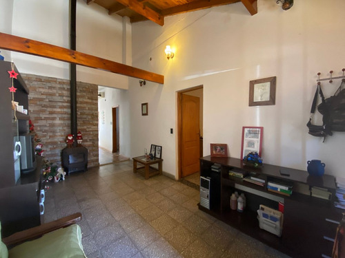 Casa En Venta 3 Amb, Benito Juarez, El Palomar