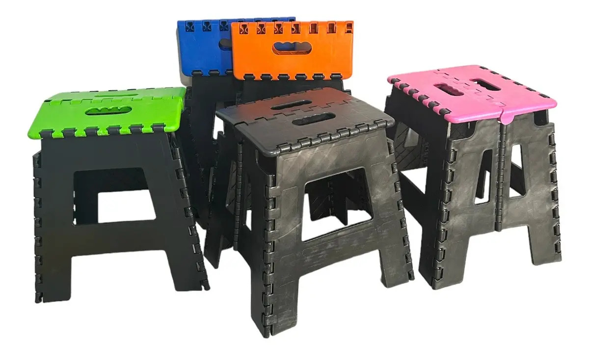 Banqueta banco Banquinho portatil retratil dobravel 100kg cor preto