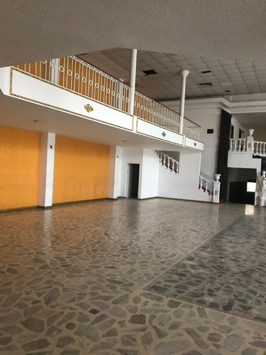 Imagen 3 de 7 de Rento Local/salon, Division Del Norte, Altamente Comercial