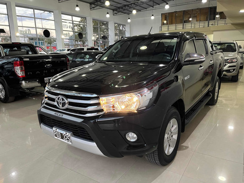 Imagen 2 de 11 de Toyota Hilux 2016 2.8 Cd Srv 177cv 4x2
