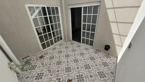 Casa 3 Ambientes Sobre Lote De 8 X 11 Con Garaje, Patio Y Balcon Terraza