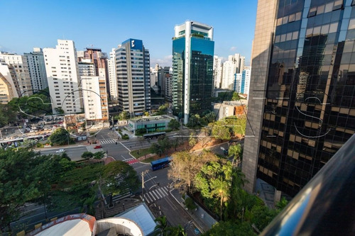 Imagem 11 de 15 de Flat No Itaim, Entre A Av. Cidade Jardim E Faria Lima - Sf34266