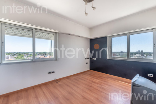 Dúplex - 6 Ambientes - Quincho, Cochera Doble - Vicente Lopez - Venta