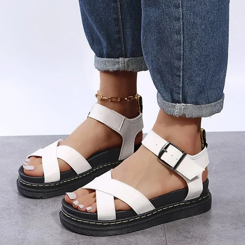 Sandalias Romanas Con Hebilla Y Plataforma De Fondo Grueso P