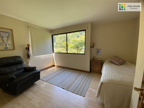 Casa En Venta De 4 Dorm. En Las Condes