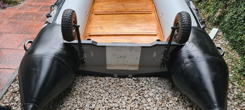 Imagen 8 de 10 de Gomon Inflable 4m -piso Y Quilla De Madera- Powertec 30hp 2t
