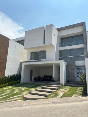 Casa En Venta, Zona Esmeralda, 3 Recámaras