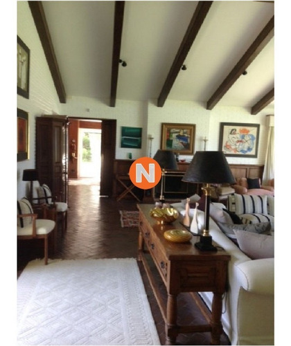 Casa En Venta Golf De Punta Del Este, Frente Al Mar, Con Vista , 6 Dormitorios.- Ref: 209970