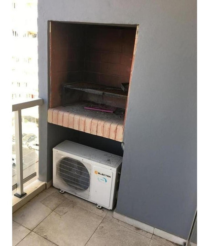 Hermoso Dpto 2 Ambientes Contrafrente Con Balcon Y Parrilla.