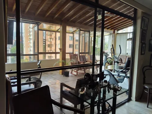 Apartamento En Venta En El Poblado. Cod V12635