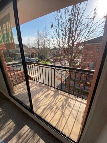 Casa De 2 Pisos Con 3d,3b,150 M2 Totales En Ciudad