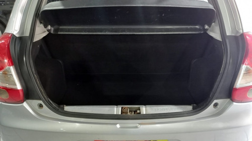 Imagem 12 de 12 de Toyota Etios