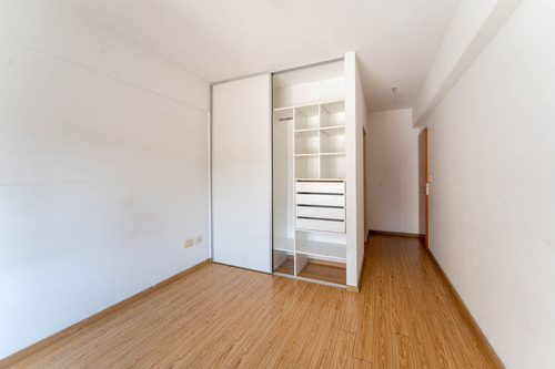 Venta 2 Ambientes Balcón Parrilla Baño Y Toilette