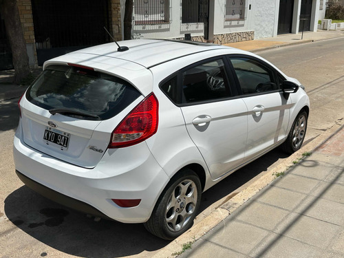 Ford Fiesta Kinetic 1.6 Design 120cv Titanium
