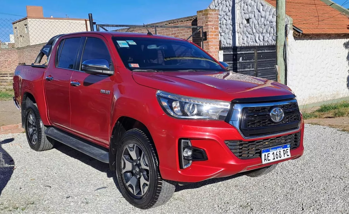 Toyota Hilux 2.8 Cd Srx 177cv 4x4 At