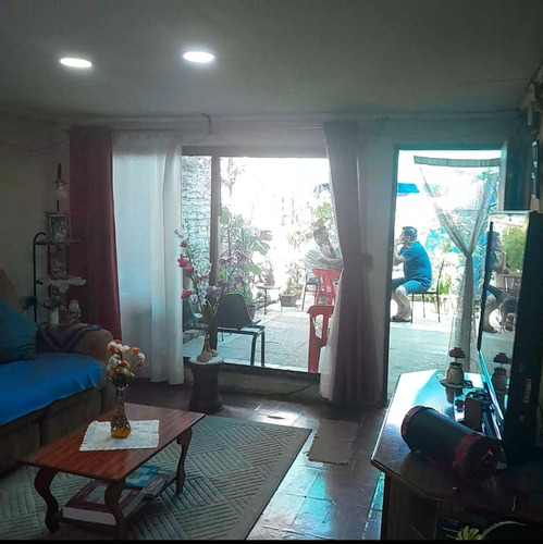 Casa Con 2 Dptos Interiores Y Local Comercial