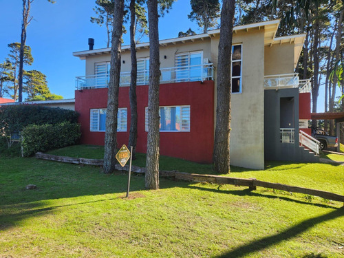 Casa En Venta - 5 Dormitorios 4 Baños - Pinamar
