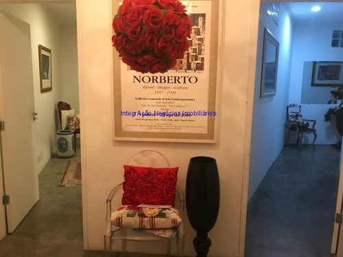 Imagem 1 de 12 de Apartamento 234m², 04 Dormitórios, 07 Banheiros E Sem Vaga Na Garagem. Excelente Localização, Próximo A Estação De Metrô Anhangabaú E República. - 19070800 - 34164010
