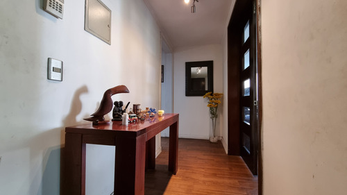 Ñuñoa, Vive Seguro En Un Amplio Departamento