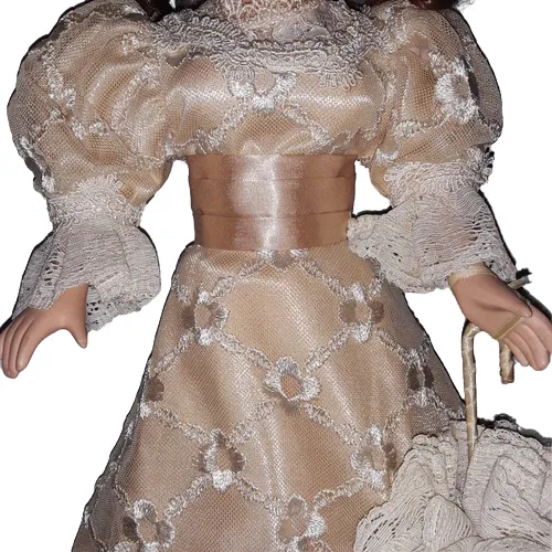 Bella Muñeca De Porcelana (Usado)
