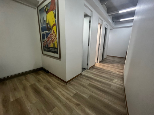144m2 Habilitada Nororiente Semiamoblada Impecable