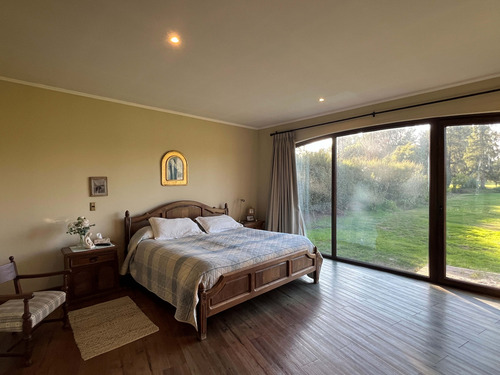 Casa Chilena En Condominio Con Club De Golf En Linderos