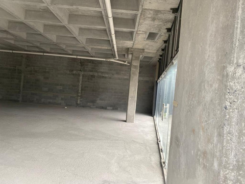 Local Comercial En Renta En Valle Oriente