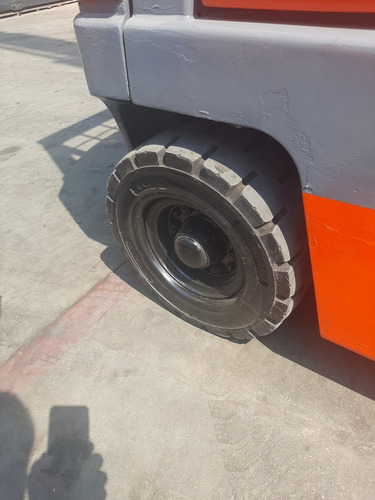 Imagen 3 de 8 de Autoelevador Toyota - Serie 5 - 1.5tns