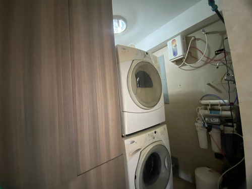 Imagen 16 de 29 de Fernando Guerrero Vende Apartamento Duplex Tipo Pent House En Res. Santa Teresita. Mañongo.