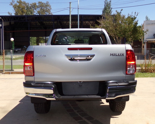 Imagen 6 de 10 de Toyota Hilux D/cabina 2.4 Tdi M/t Sr 4x2 0km My2023