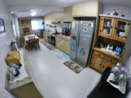 Imagem 9 de 30 de Sobrado À Venda No Bairro Cic, Com Três Quartos Sendo Um Suíte, Sala, Cozinha Ampla, Móveis Planejados, Churrasqueira E Fogão À Lenha. - Ca01445 - 69532530