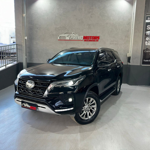 Toyota Hilux SW4 2.8 D-4D TURBO DIESEL SRX 4X4 AUTOMÁTICO