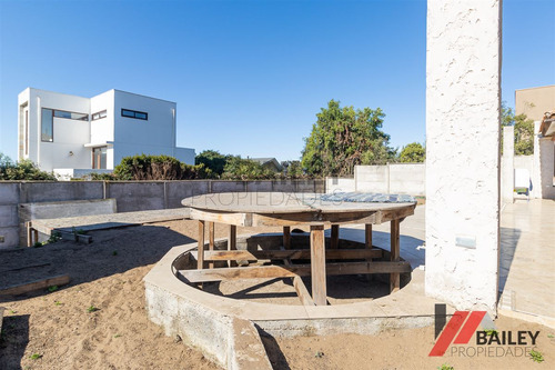 Casa En Arriendo De 5 Dorm. En Concón