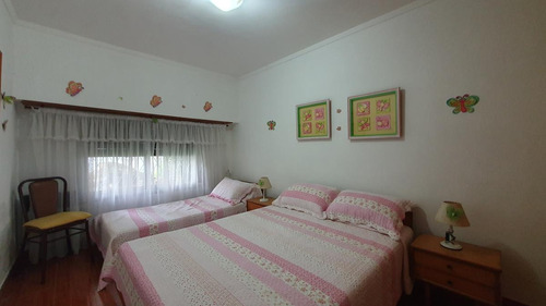 Imagen 10 de 23 de Venta - Casa Cuatro Ambientes Con Garaje Y Departamento - Irala 6071