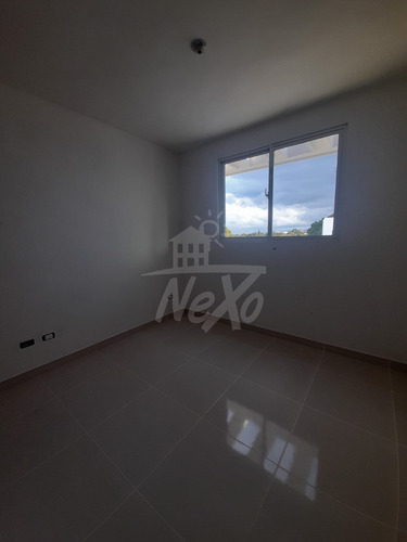 Imagen 7 de 22 de Hjermoso Pent-house En Residencial Con Piscina, Aut. Duarte Santiago (hfa-244)