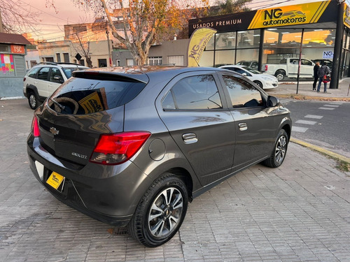 Imagen 3 de 6 de Chevrolet Onix Ltz
