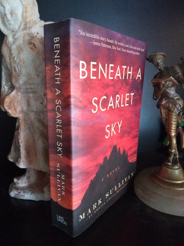 Beneath A Scarlet Sky  - Mark Sullivan - Novela Inglés