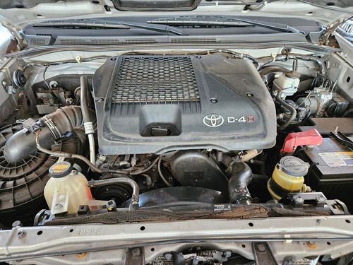 Toyota Hilux SW4 3.0 SRV 4X4 7 LUGARES 16V TURBO INTERCOOLER DIESEL 4P AUTOMÁTICO