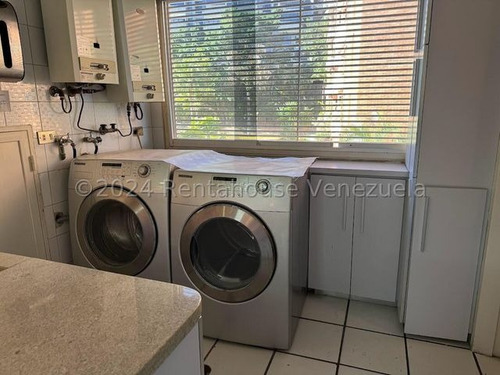 225m2 Vendo Apartamento En Los Samanes, 3hab., 4ba., 4est.,.ascensor Directo Al Apartamento. Mls#25-7911