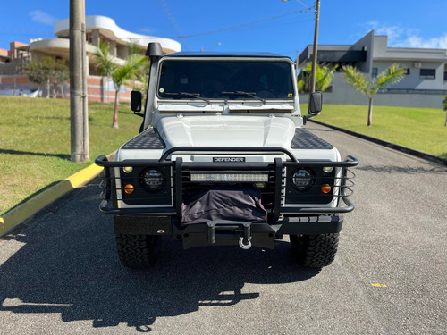 Land Rover Defender 2.5 SW HCPU 130 4X4 TURBO DIESEL 4P MANUAL
