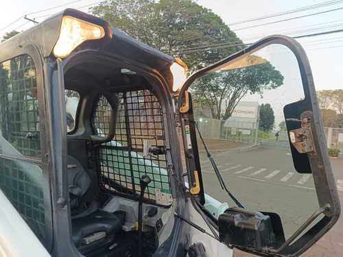 Mini-carregadeira Bobcat S570 Ref.236911