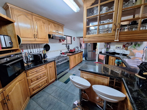 Excelente Casa De 4 Dormitorios En Los Almendros Reñaca