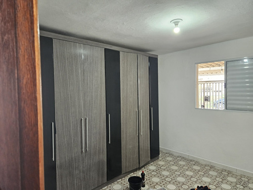 3 Casas No Terreno. Ótima Fonte De Renda Com Aluguéis